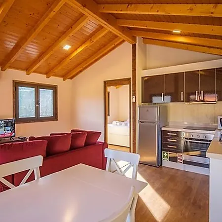 Charming Chalet In Branca With Shared Pool Chalé *